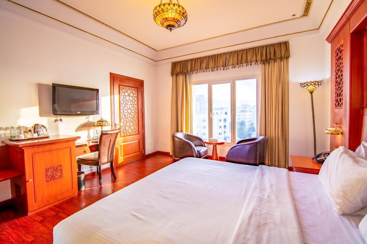The Platinum Hotel Маскат Экстерьер фото