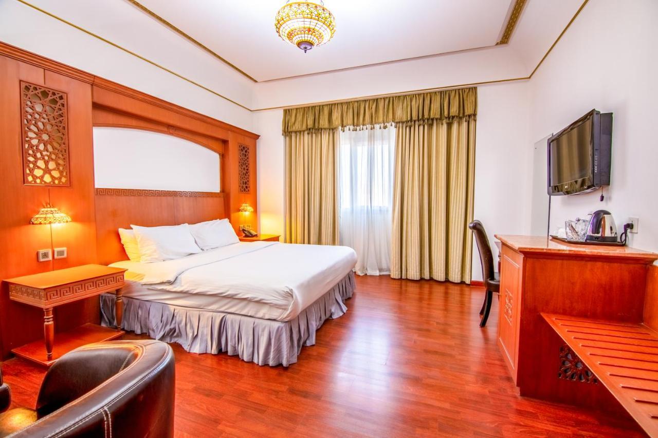 The Platinum Hotel Маскат Экстерьер фото